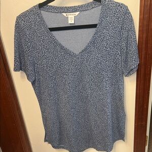 Athleta Breezy Scoop V-Neck Short Sleeve Tee in Blue Pattern.